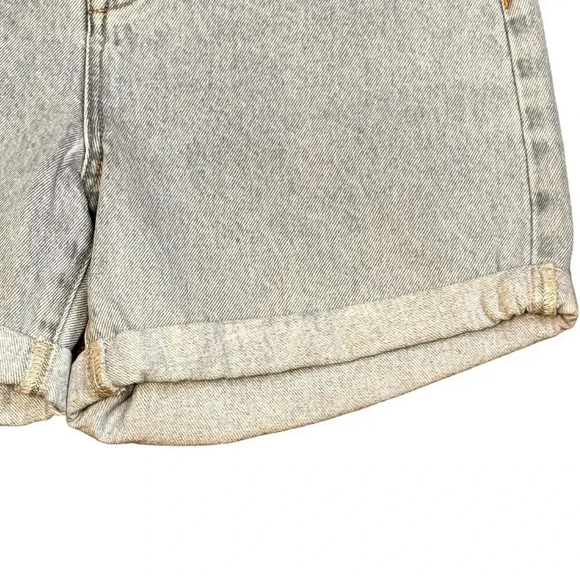 Blank NYC "The Perry" Mom Short Light Wash High Rise Cuffed Hem Women's 26 - Picture 8 of 12